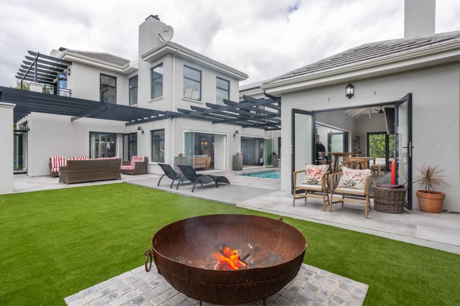 4 Bedroom Property for Sale in Val De Vie Estate Western Cape